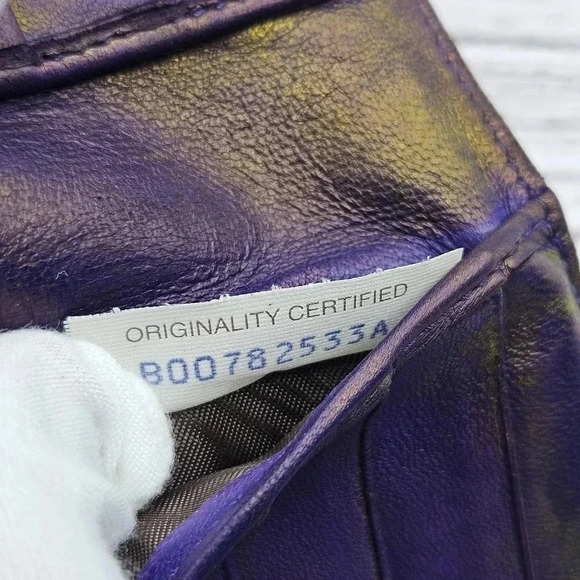 Bottega Veneta Intrecciato Purple and Gold Zip Wallet - Picture 5 of 7